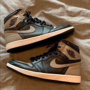 Air Jordan 1 Retro High OG Shadow
